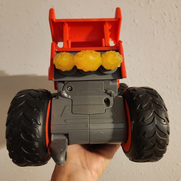 Fisher-Price Nickelodeon Blaze and the Monster Machines Super Stunts Truck Works - Picture 4 of 4